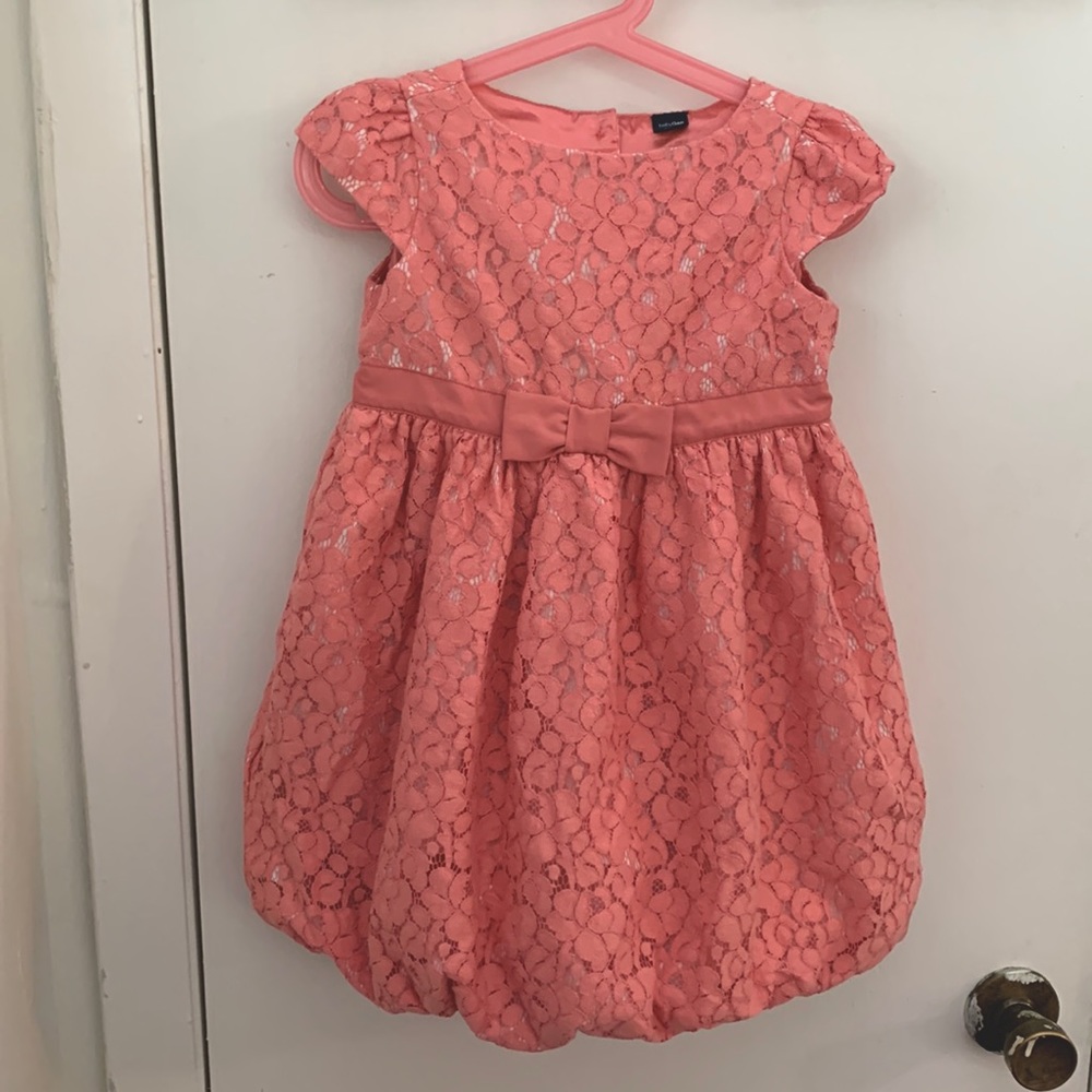 Baby Gap. Size 4 Year. Lace bubble dress. Lightly worn.
